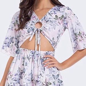 Coventavenue - Key Hole Floral Print Short Romper